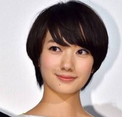 波瑠が“陽気な浮かれポン”姿を披露
