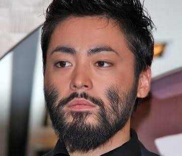 全身毛むくじゃらの人