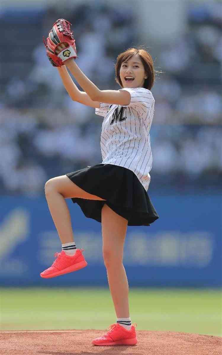 いろんなプロ野球の始球式が見たいです。