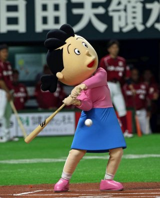 いろんなプロ野球の始球式が見たいです。