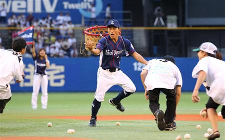 いろんなプロ野球の始球式が見たいです。