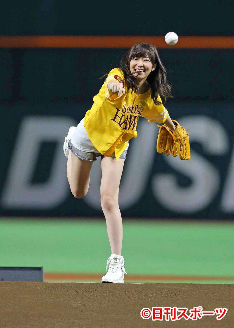 いろんなプロ野球の始球式が見たいです。
