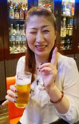 ここだけ場末のスナック。何でも話しなよ。