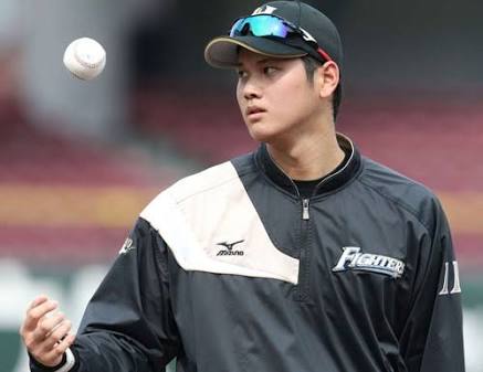 女なのに男の芸能人に似てる人〜