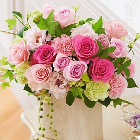 白いカーネーションはNG!?「母の日」に贈ると失礼すぎる贈り物とは