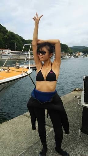 浜崎あゆみが「ノーブラで走り回る」!? SNSで