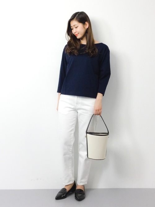 肩幅広いはずなのに着るものでそれほど広く見えない芸能人の写真