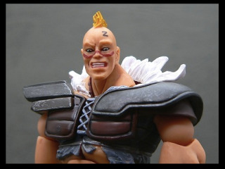 肩幅広いはずなのに着るものでそれほど広く見えない芸能人の写真