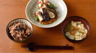 「“盛った”料理＝愛情」は勘違い　「一汁一菜」が支持される理由