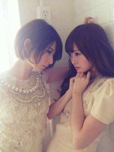 白石麻衣、超絶美脚披露で「猫になりたい！」とファン興奮　殺人スケジュールには心配の声