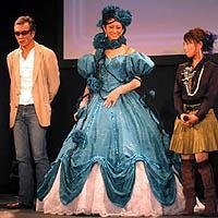 西山茉希、山田優と“自作”ミニスカペアコーデで美脚全開「ふたりで着たかった」