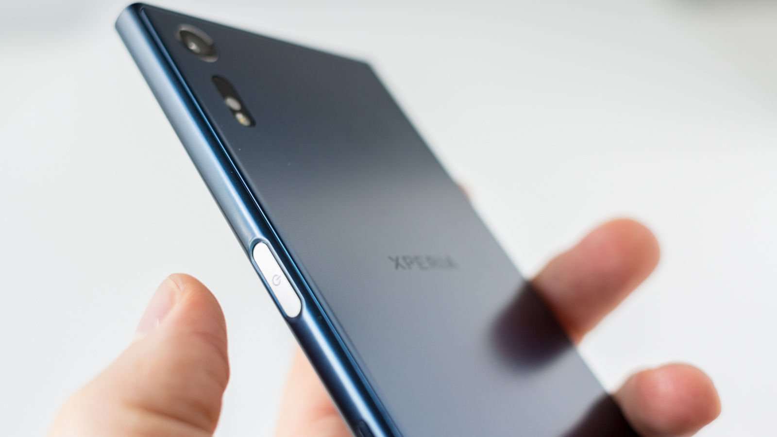 iPhoneとAndroidどっち使ってますか