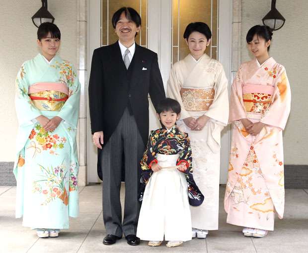 天皇陛下、体調不良で公務取りやめ