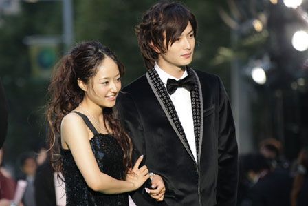 木村拓哉、着物女優をエスコートせず　レッドカーペット階段「ひとり飄々と」