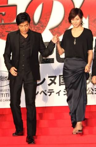 木村拓哉、着物女優をエスコートせず　レッドカーペット階段「ひとり飄々と」