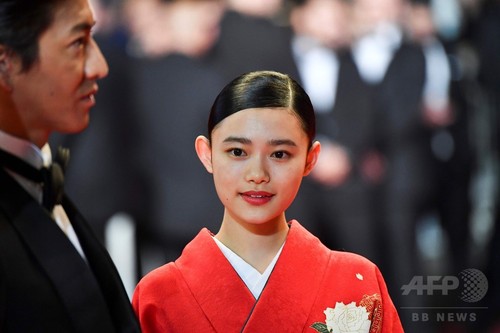木村拓哉、着物女優をエスコートせず　レッドカーペット階段「ひとり飄々と」