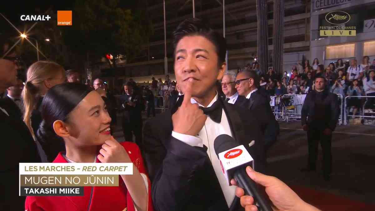 木村拓哉、着物女優をエスコートせず　レッドカーペット階段「ひとり飄々と」