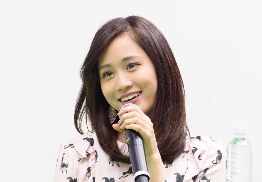 芸能人の優しい微笑みの画像トピ