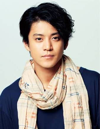 元カノを引きずっている男性への恋