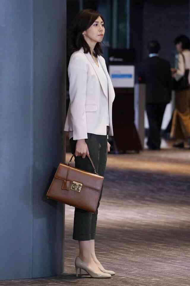 女優さんのオフィスカジュアルが見たい