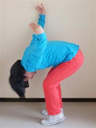 ダイエットになりそうな芸人のポーズを貼るトピ