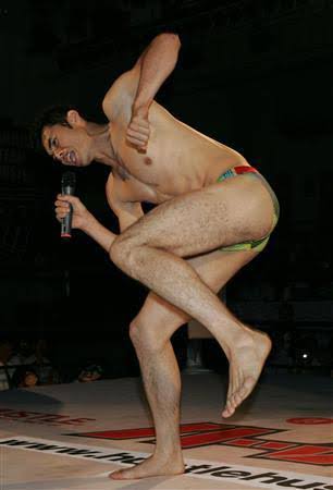 ダイエットになりそうな芸人のポーズを貼るトピ