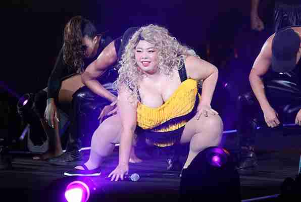 ダイエットになりそうな芸人のポーズを貼るトピ