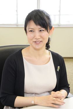 中江有里、脅迫被害「死ね」　男からのメールには「わいせつな内容も」