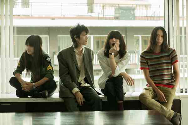 ロン毛の男性をひたすら貼っていくトピ。