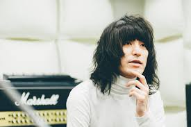 ロン毛の男性をひたすら貼っていくトピ。