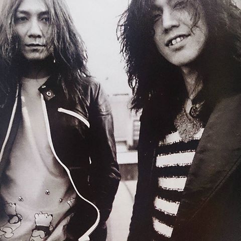 ロン毛の男性をひたすら貼っていくトピ。