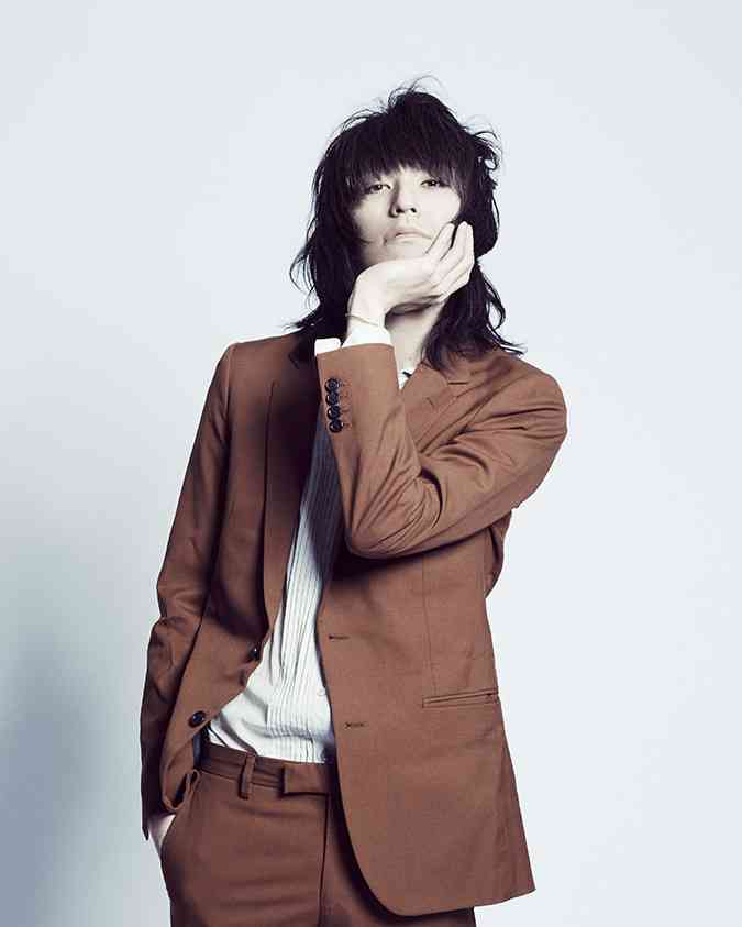 ロン毛の男性をひたすら貼っていくトピ。