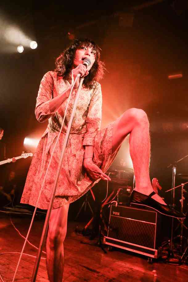 ロン毛の男性をひたすら貼っていくトピ。