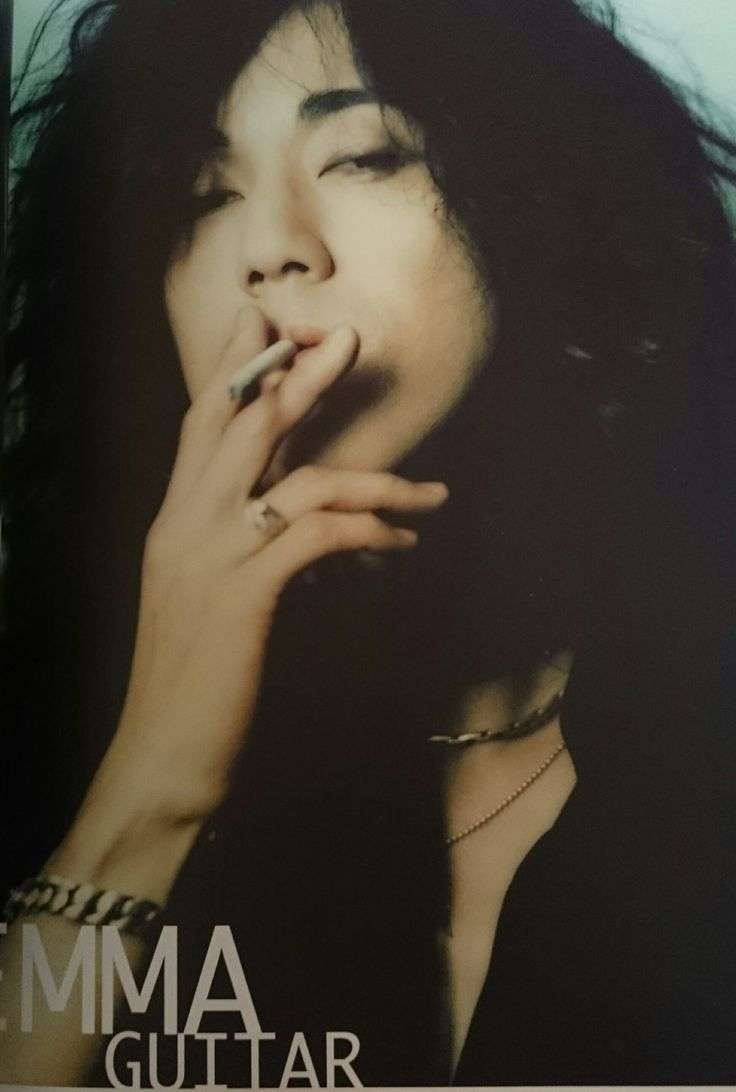 ロン毛の男性をひたすら貼っていくトピ。