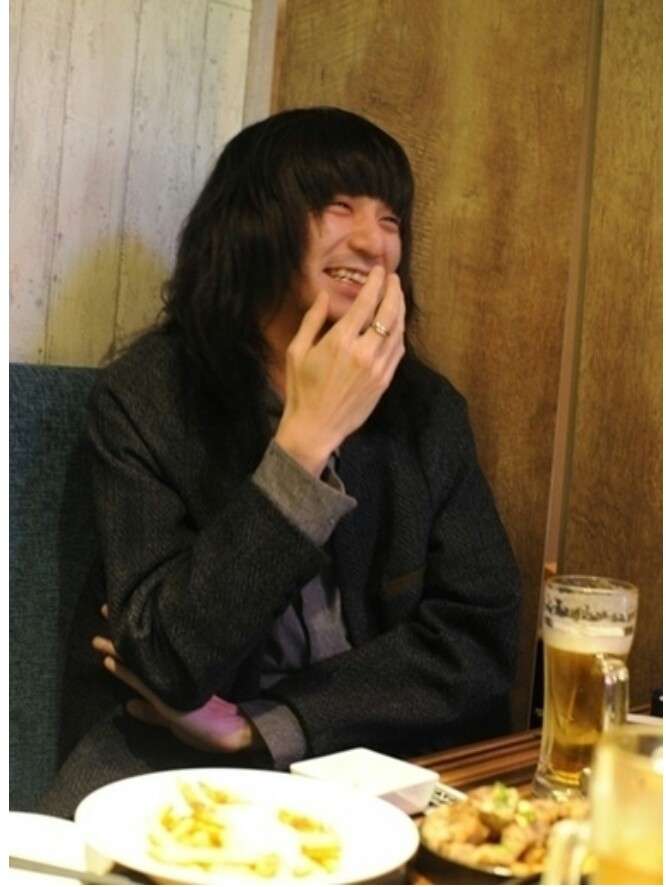 ロン毛の男性をひたすら貼っていくトピ。