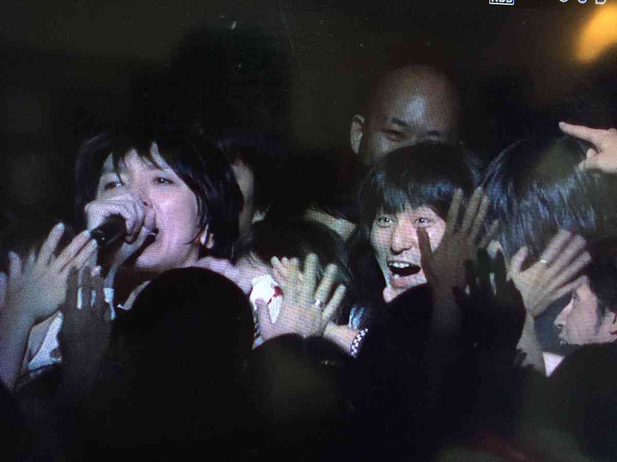 ロン毛の男性をひたすら貼っていくトピ。