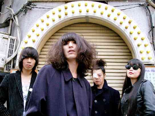 ロン毛の男性をひたすら貼っていくトピ。