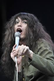 ロン毛の男性をひたすら貼っていくトピ。