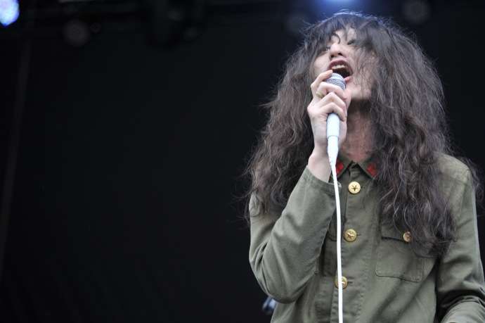 ロン毛の男性をひたすら貼っていくトピ。