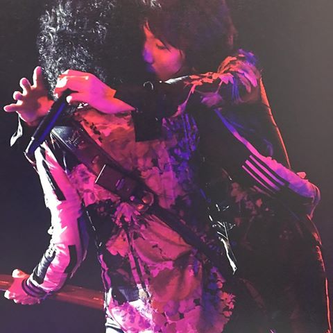 ロン毛の男性をひたすら貼っていくトピ。