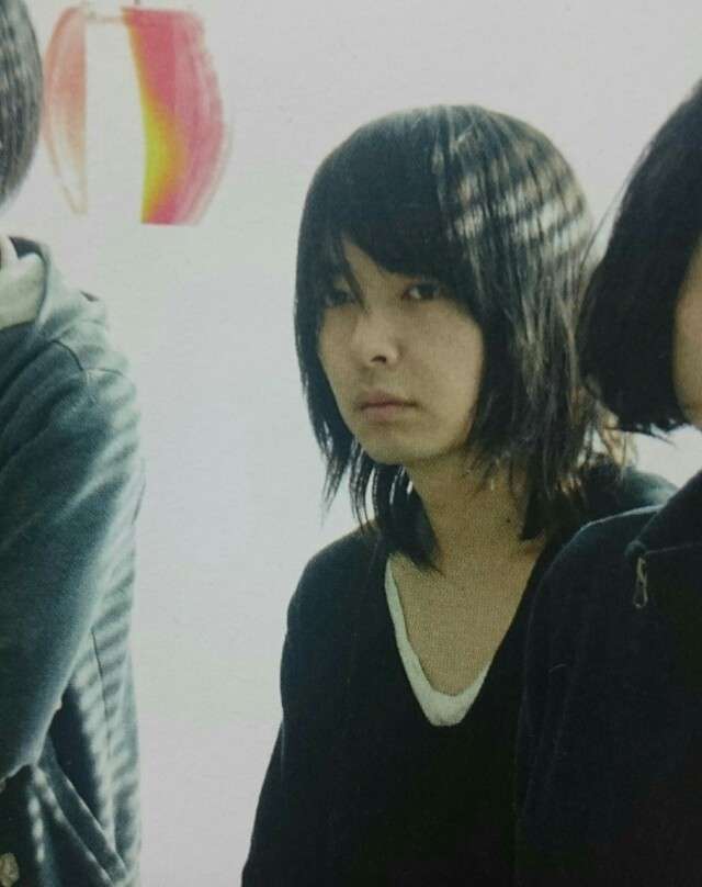 ロン毛の男性をひたすら貼っていくトピ。