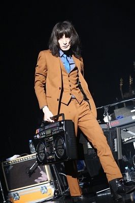 ロン毛の男性をひたすら貼っていくトピ。