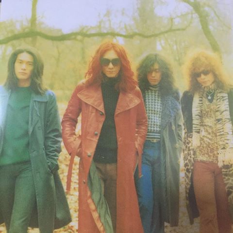 ロン毛の男性をひたすら貼っていくトピ。