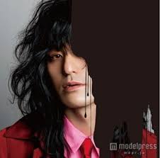 ロン毛の男性をひたすら貼っていくトピ。