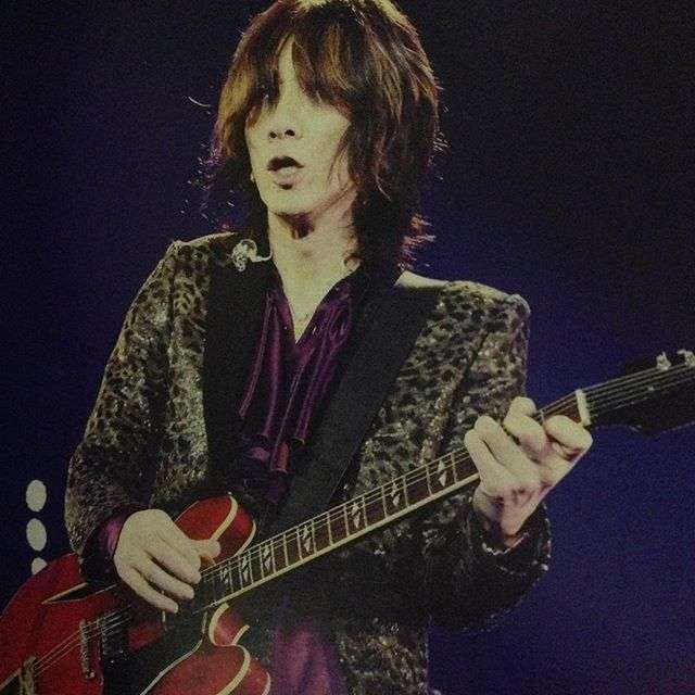 ロン毛の男性をひたすら貼っていくトピ。