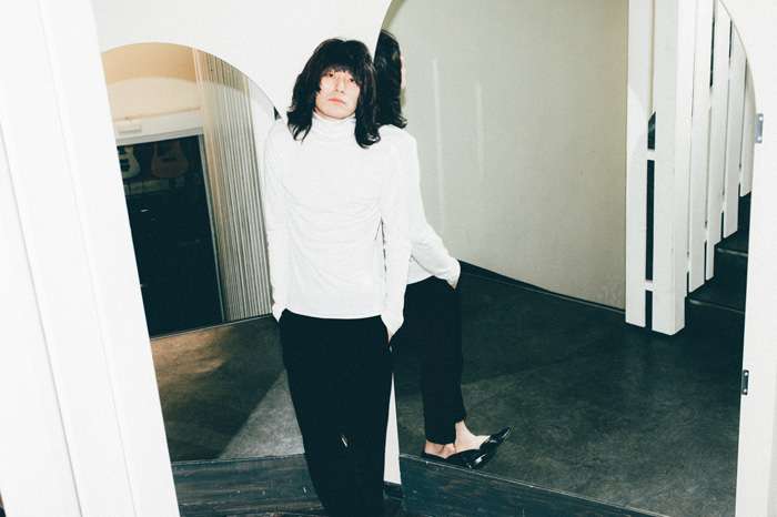 ロン毛の男性をひたすら貼っていくトピ。