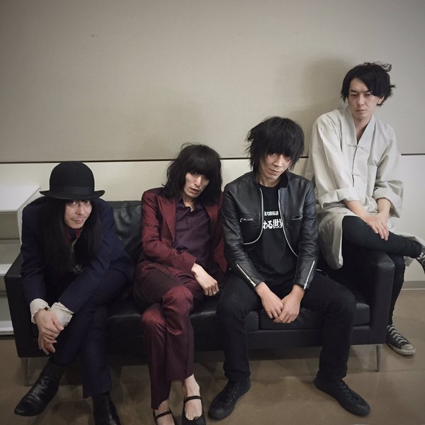 ロン毛の男性をひたすら貼っていくトピ。