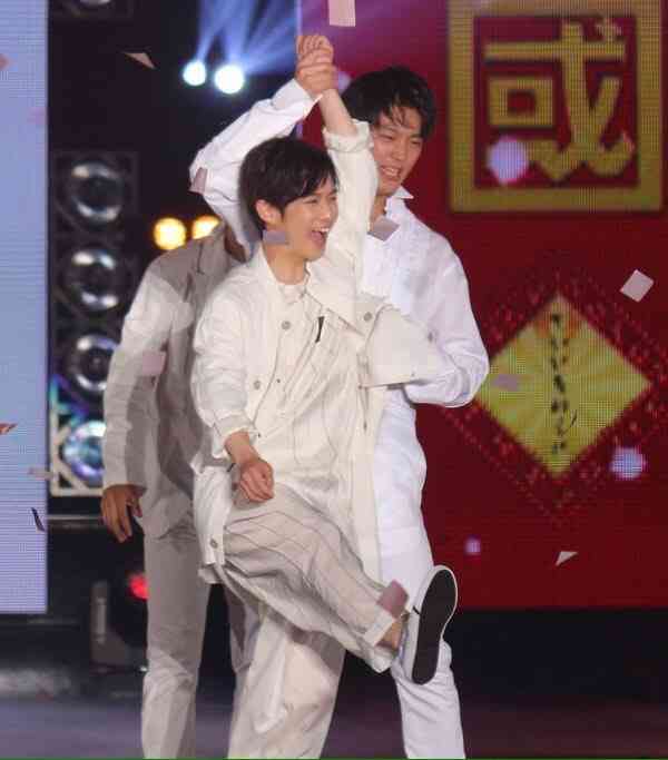 北川景子 “ブルゾン景子with 〇”オーラに工藤阿須加と千葉雄大が霞む