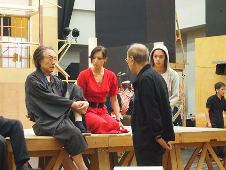 蜷川さん舞台に出演俳優