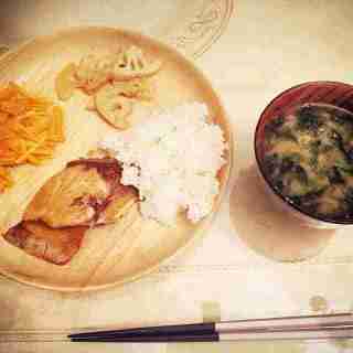 渡部も胃袋を掴まれた？佐々木希が作る「#希んちのご飯」がおいしそう